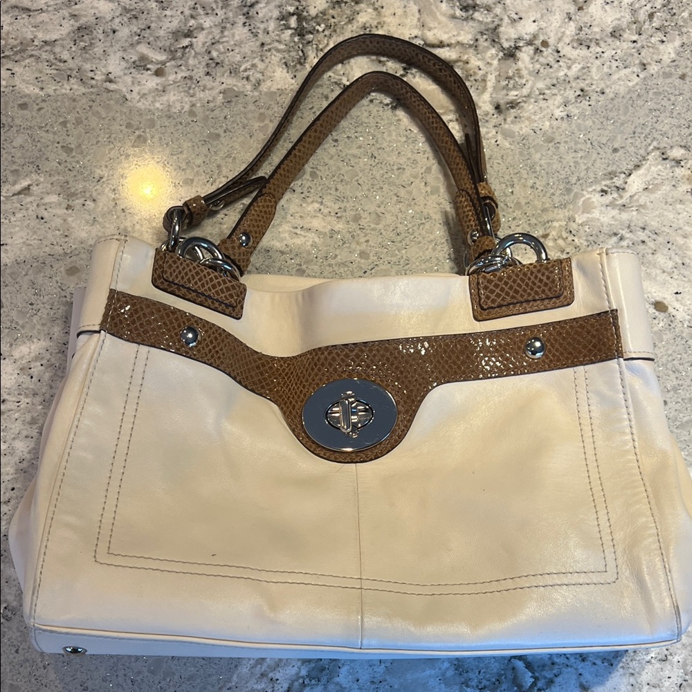 Vintage Coach Penelope Ivory and Brown Shoulder/Crossbody Bag - Picture 12 of 14